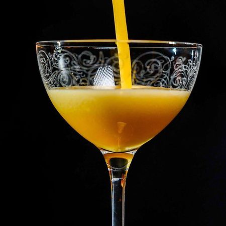 Pullman Riga Old Town Exterior foto A glass of orange juice