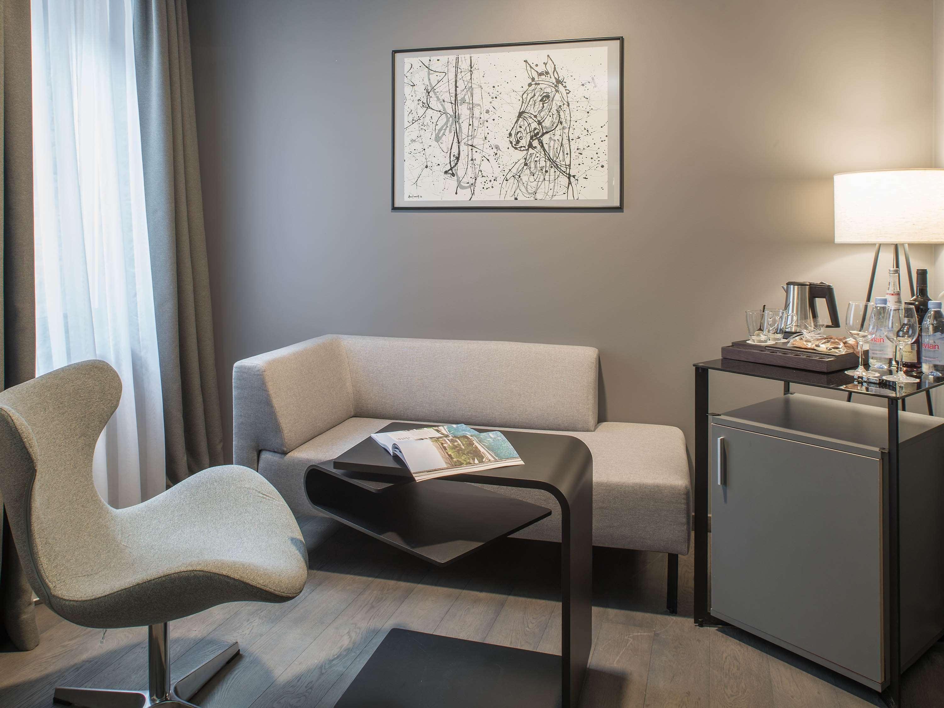 Pullman Riga Old Town Exterior foto A suite at the Mandarin Oriental, Munich