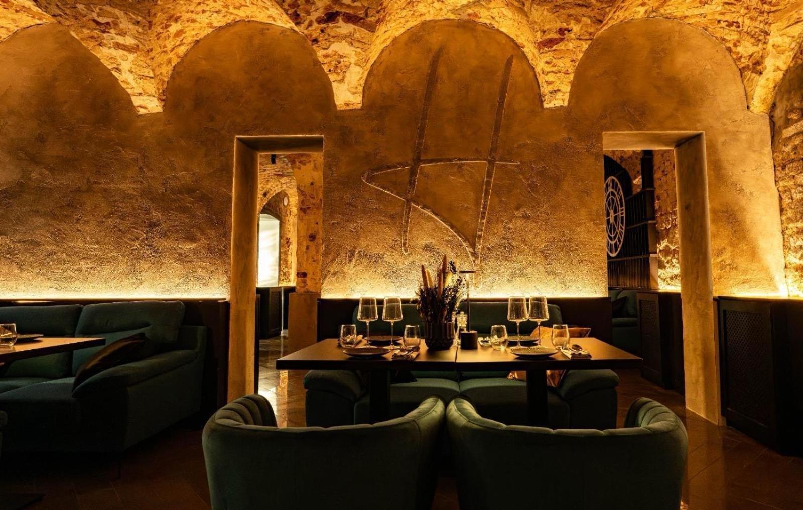 Pullman Riga Old Town Exterior foto Restaurant in the basement of the hotel