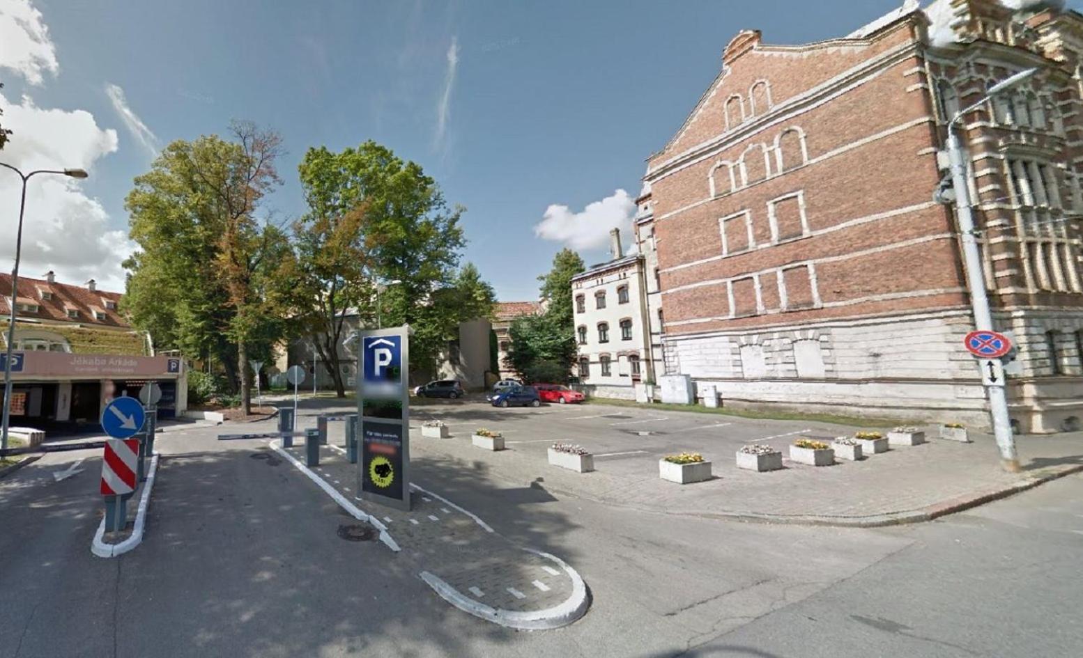 Pullman Riga Old Town Exterior foto The parking lot where the attack took place