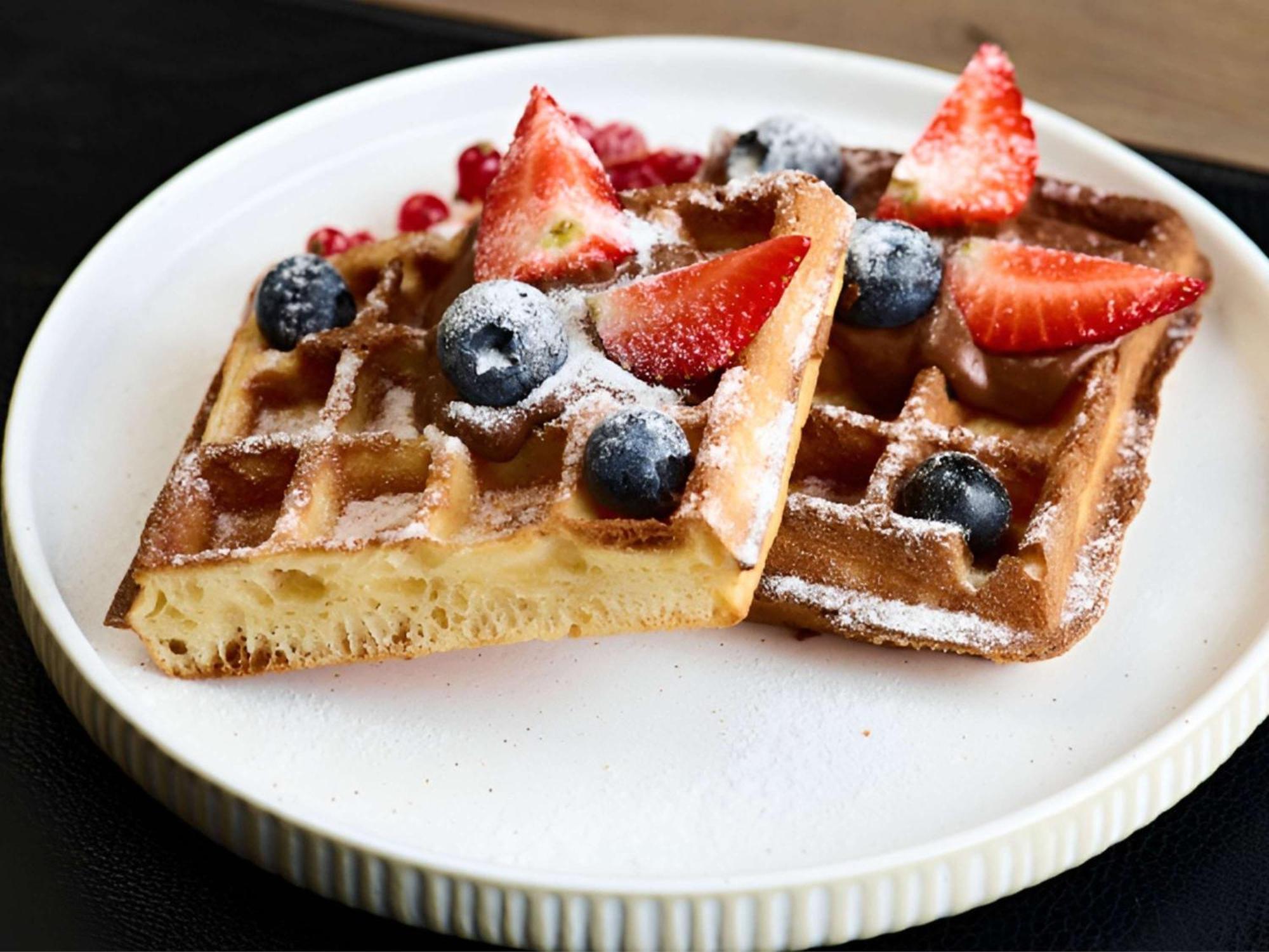 Pullman Riga Old Town Exterior foto A square Liège waffle with fruit