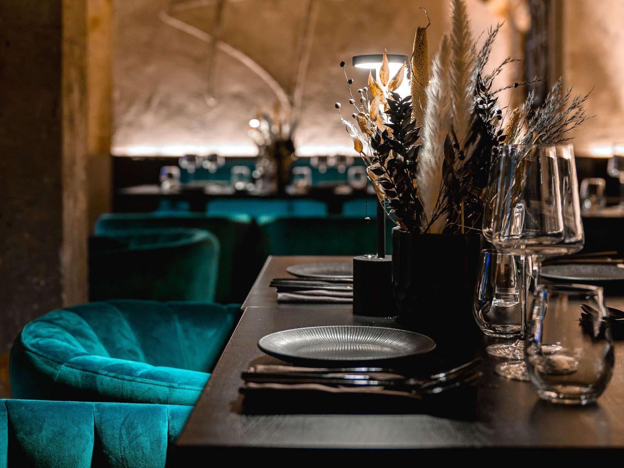 Pullman Riga Old Town Exterior foto Restaurant interior