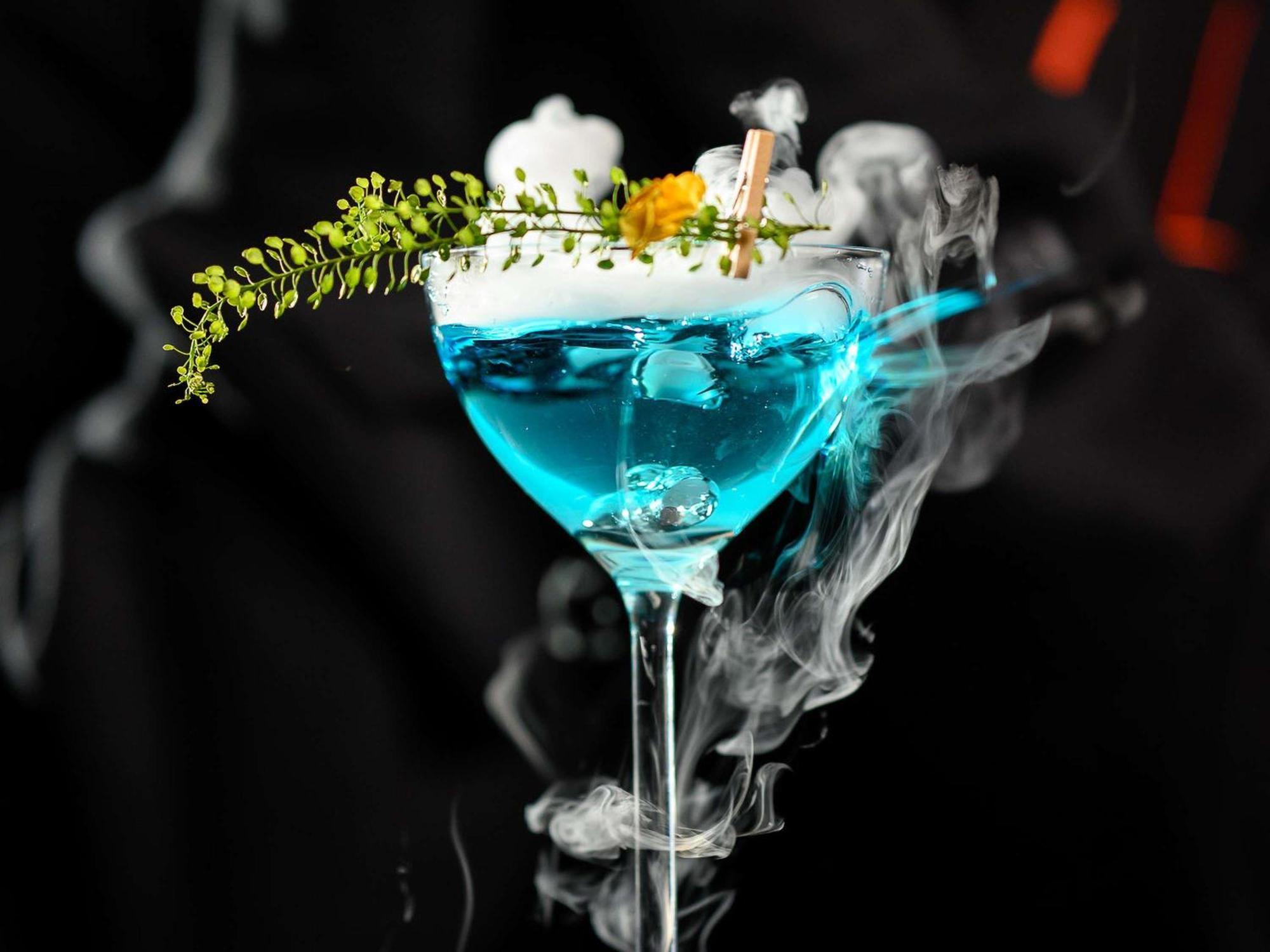 Pullman Riga Old Town Exterior foto A cocktail prepared with liquid nitrogen