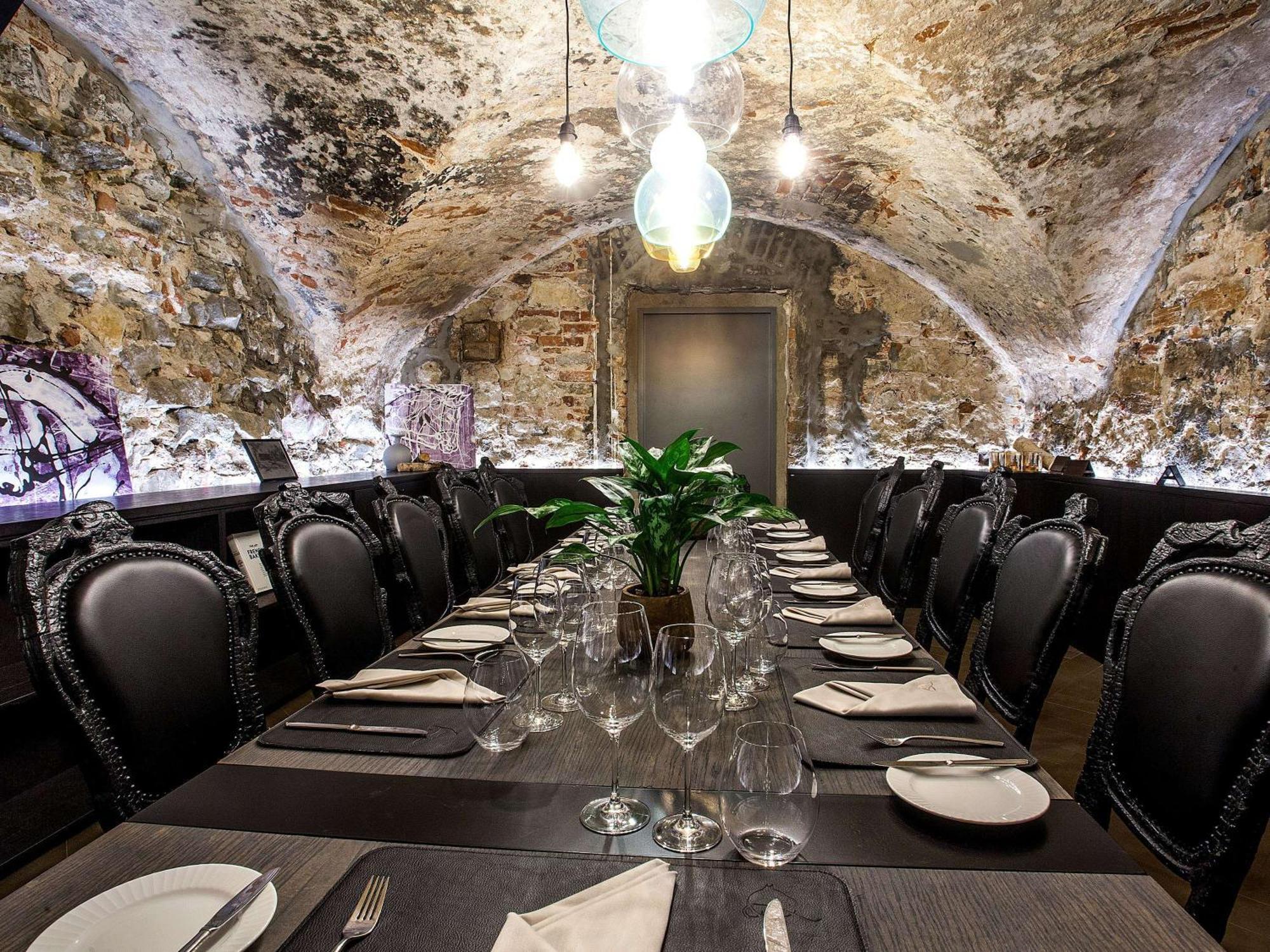 Pullman Riga Old Town Exterior foto The restaurant's private dining room
